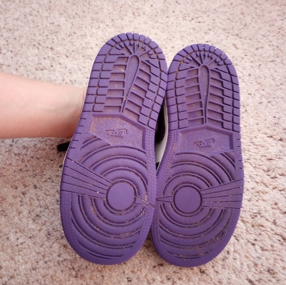 Air Jordan Kids Sneakers - Picture 10 of 11